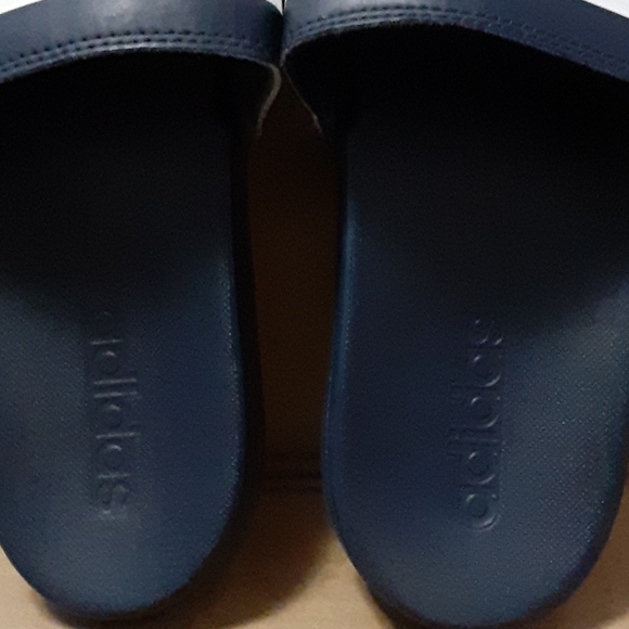 Adidas "Adilette" mens size 7 slides/sandals - Picture 6 of 16